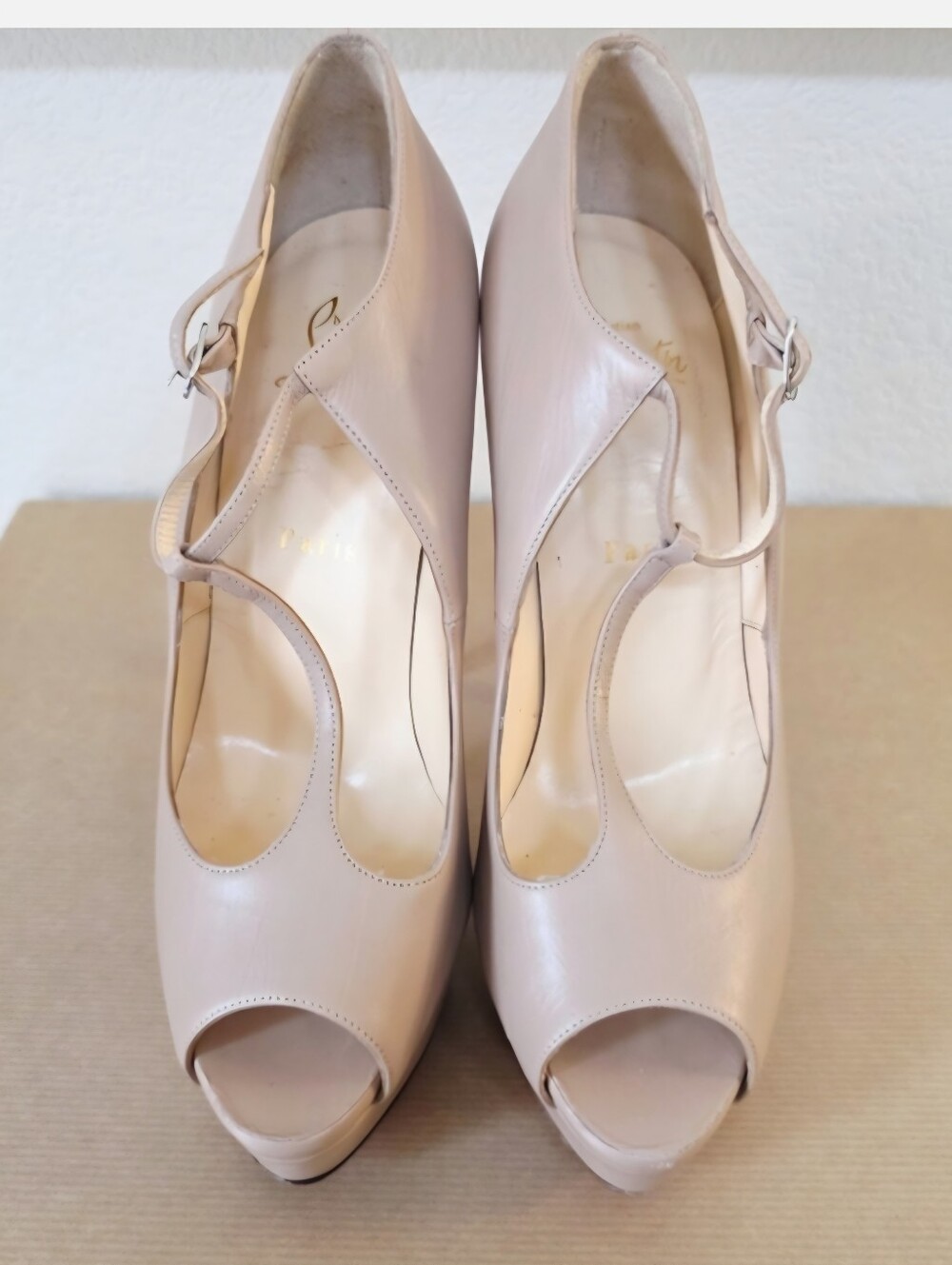 Christian Louboutin Nude T-Strap Peep-Toe Heels EU39 US8 - Picture 4 of 11
